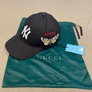 GUCCI Yankees Butterfly-Patch Baseball Cap